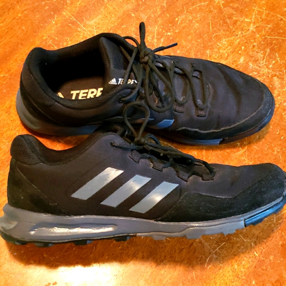 Adidas Terrex sneakers 9.5